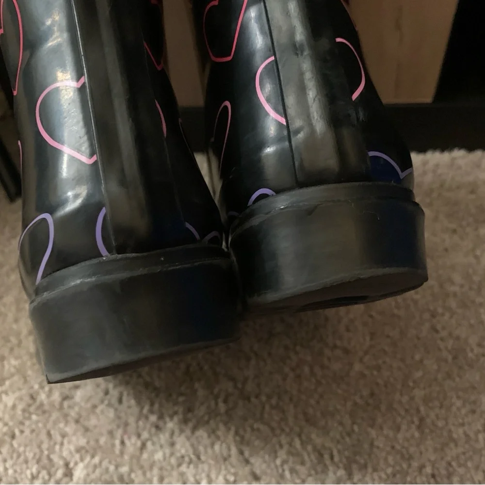 Nomad girls size 1 Heart Pattern Kids Rain Boots